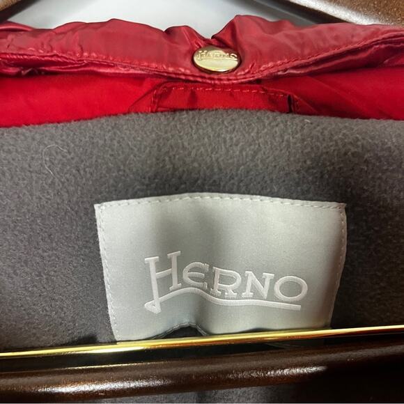 HERNO red down‎ short puffer - Picture 8 of 14
